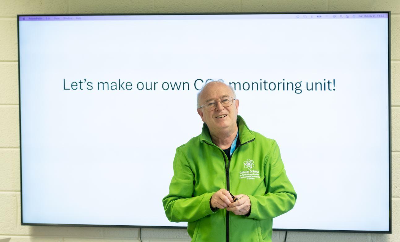 Community in Westside build their own air sensors